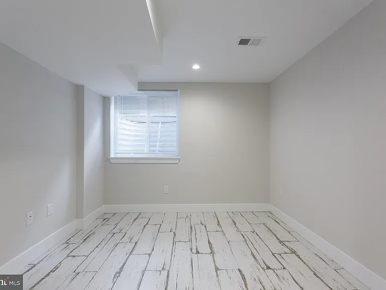 5126 Malcolm St — Photo 15
