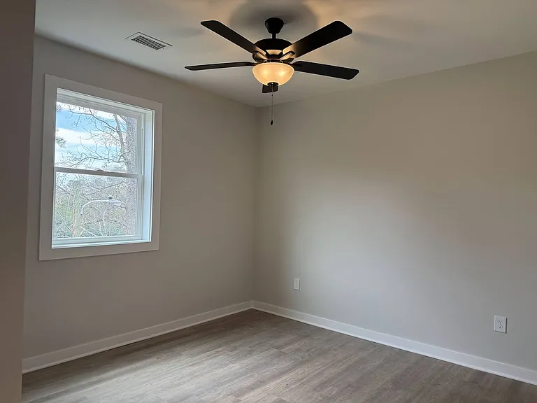 1300 Johnson Ave — Photo 12