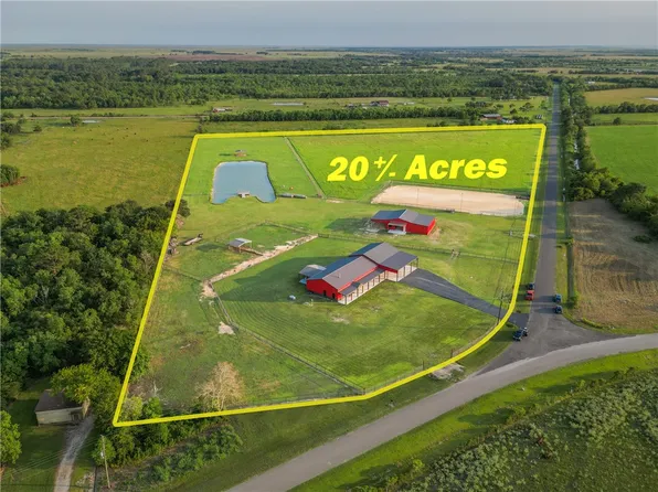1402 Eagle Ferry Rd, Anahuac, TX 77514