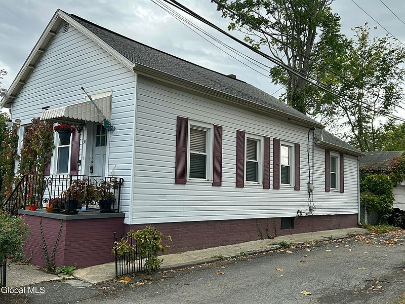 3rd image of 30 111th Street