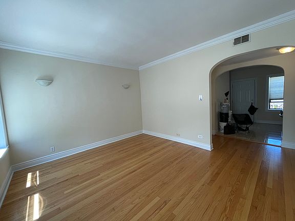 4th image of 4442 W Gunnison St #2
