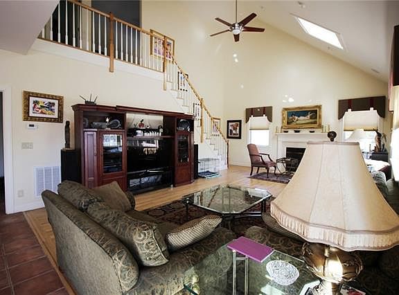 5th image of 14 Kaitlin Dr