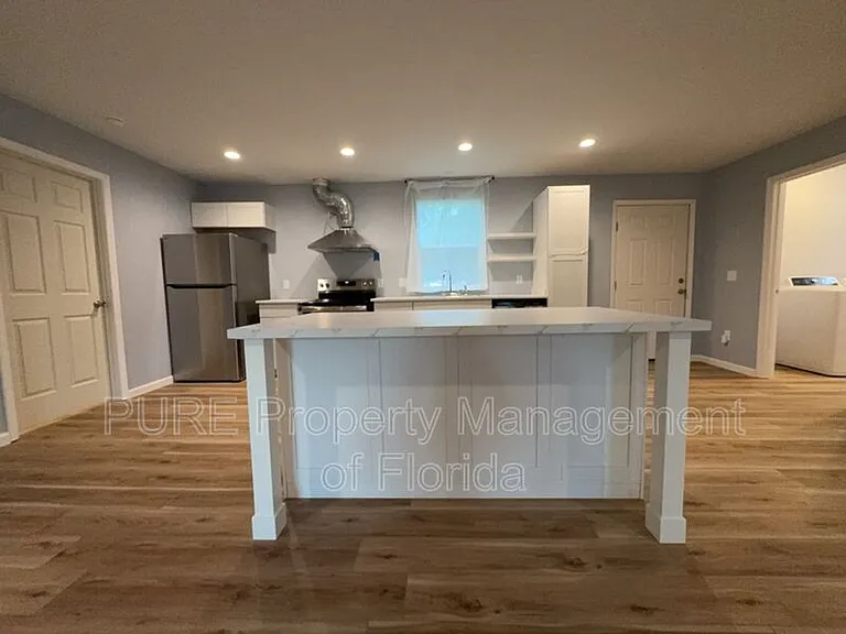 11330 NE 66th Ln — Photo 16