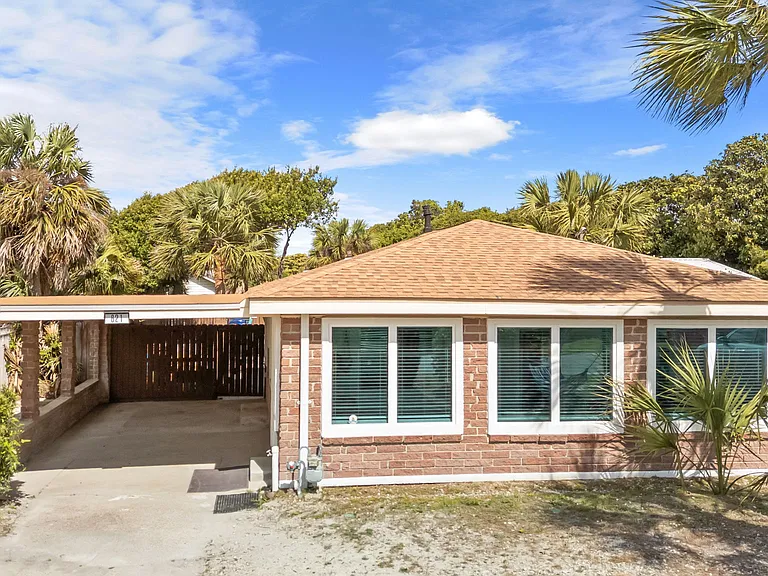 621 Albatross St — Photo 15