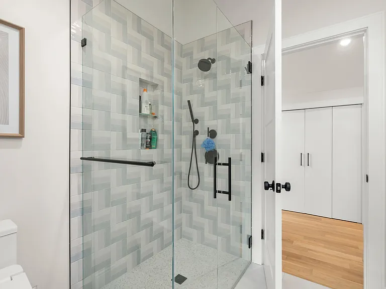 8 Bates Ct — Photo 37