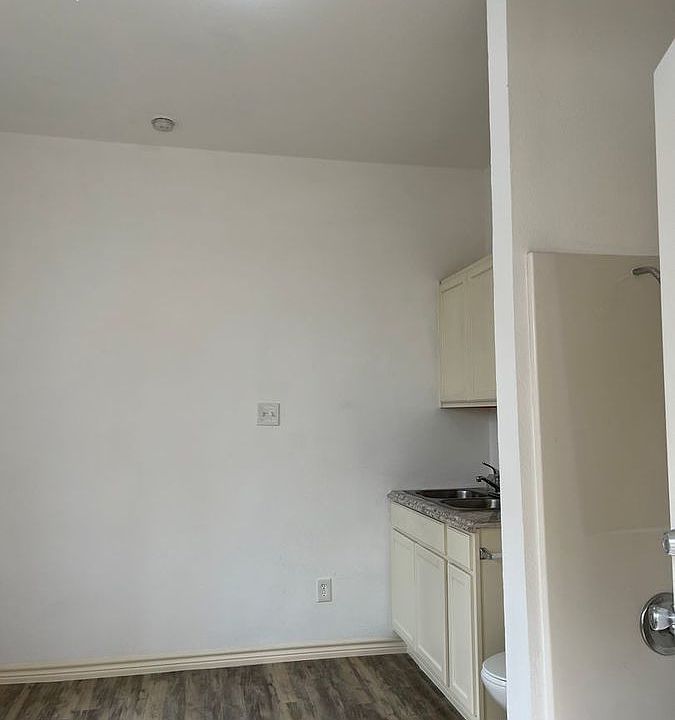 1st image of 15A N Stiles St #2