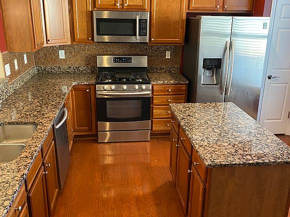 3rd image of 448 Williamson St #448