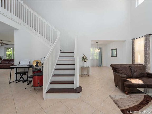 5th image of 1114 Sunflower Cir