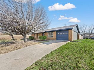 201 Oakdale Dr, Fort Worth, TX 76108