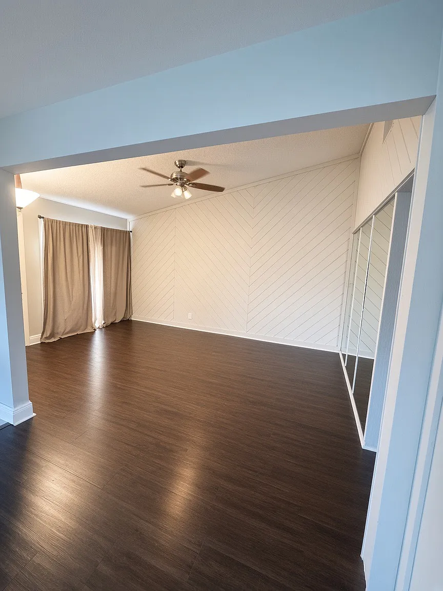 2 bed, 858 sqft, $2,400 — Photo 1