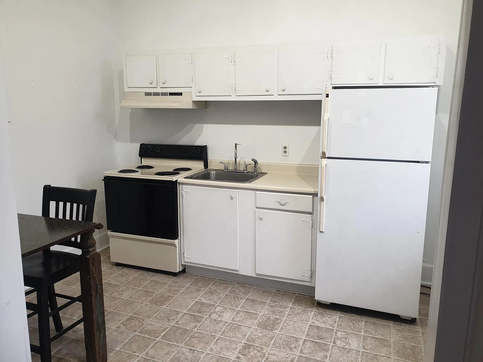 1 bed, 800 sqft, $1,000 — Photo 1