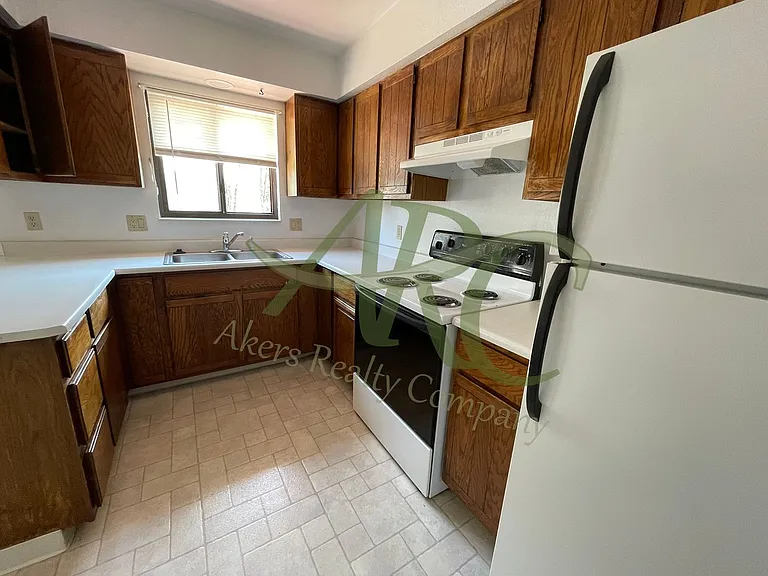 1318-1324 Anita St — Photo 6