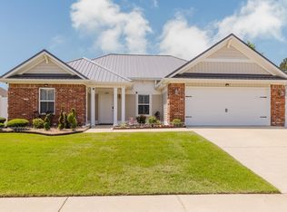 605 Surrey Ln, Benton, AR 72015