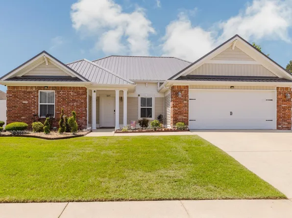 605 Surrey Ln, Benton, AR 72015
