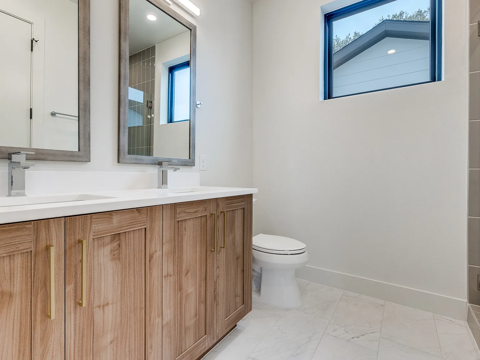 2 bed, 2.5 bath, 1224 sqft, $3,000 — Photo 3