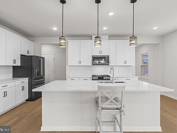 5th image of 623 Liberty Ridge Rd