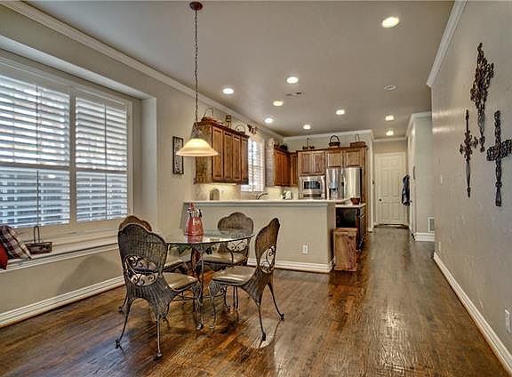 5th image of 706 Lakeway Dr