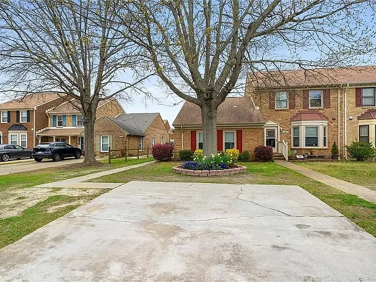 4806 Tunlaw Ct — Photo 2