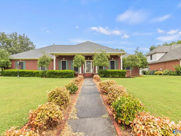 3216 Sweetbriar Rd SW, Decatur, AL 35603