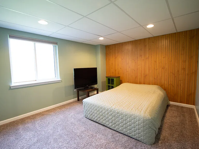 366 Sedgewood Ln — Photo 31