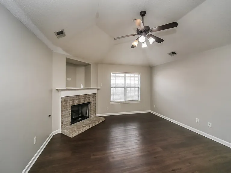 1719 Brentford Cv — Photo 5