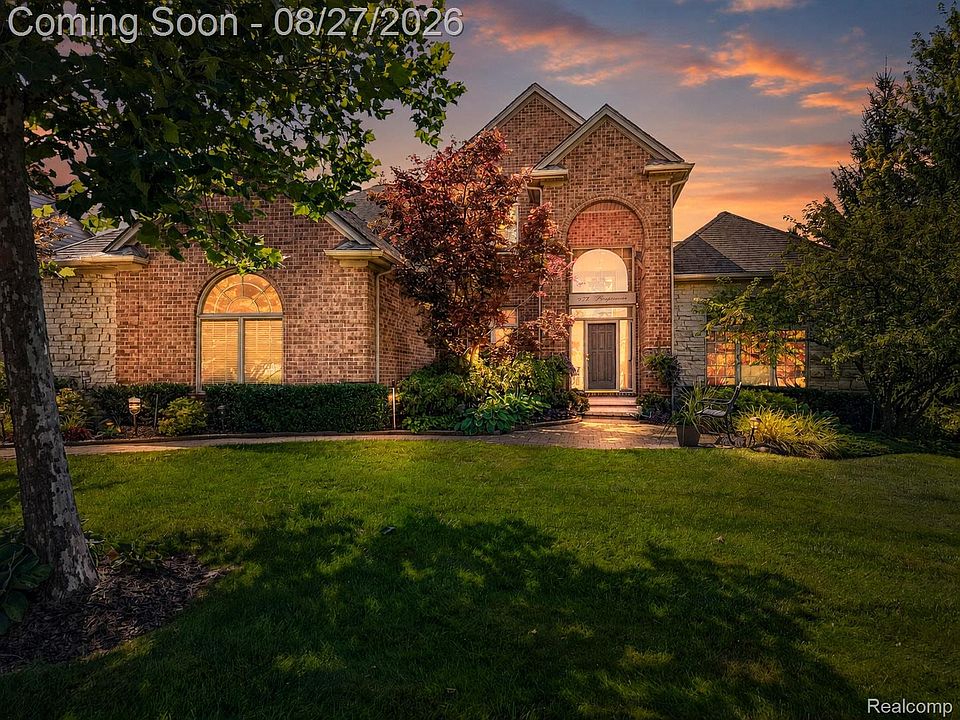 1st image of 879 Benjamin Dr