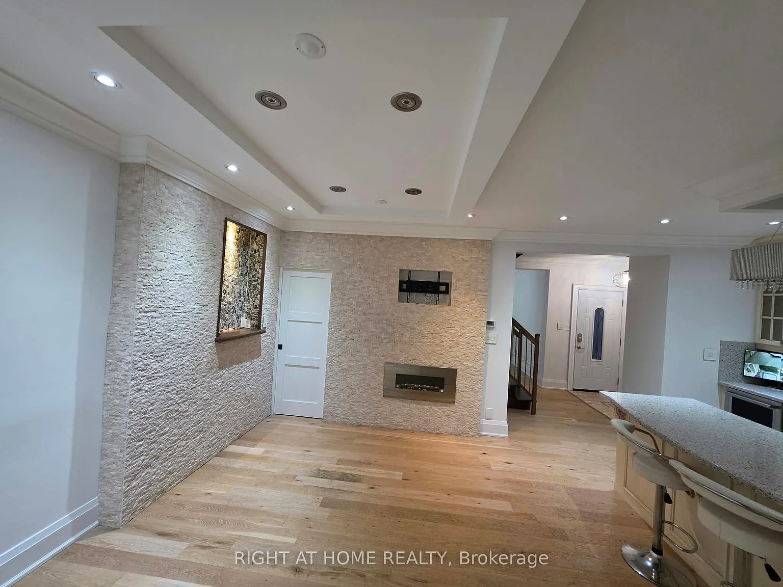 4 bed, $4,950 — Photo 4