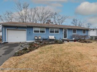 26 Sylvan Lake Blvd, Bayville, NJ 08721