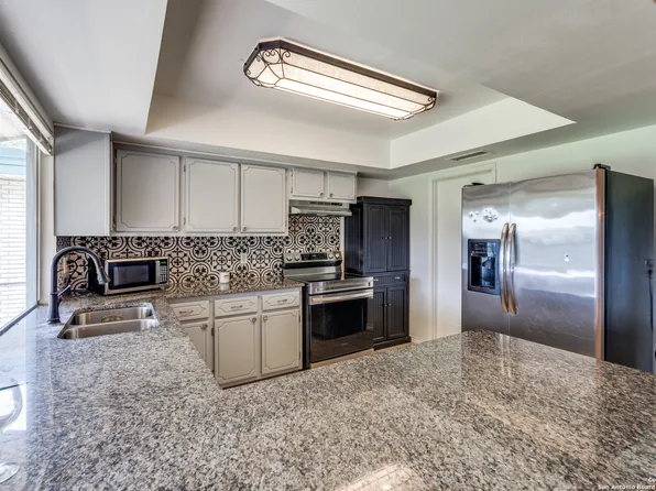 5554 Castle Knight, San Antonio, TX 78218