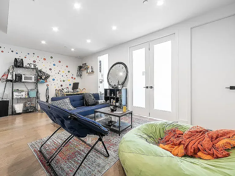 254 E 28th St #3E — Photo 1