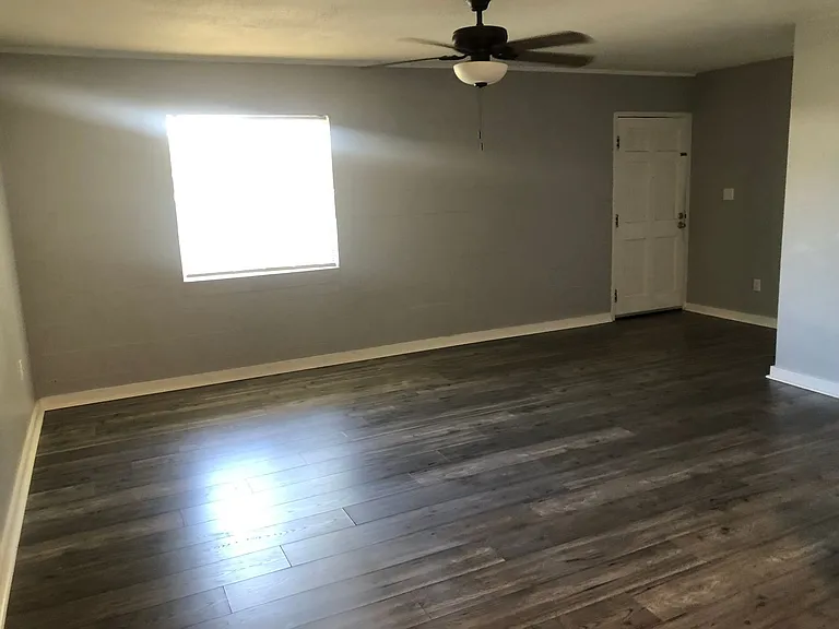 MP-Oak Tree Apartments — Photo 10