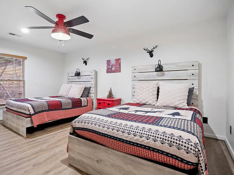 301 Buckskull Hollow Dr — Photo 24