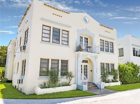 320 Mendoza Ave, Miami, FL