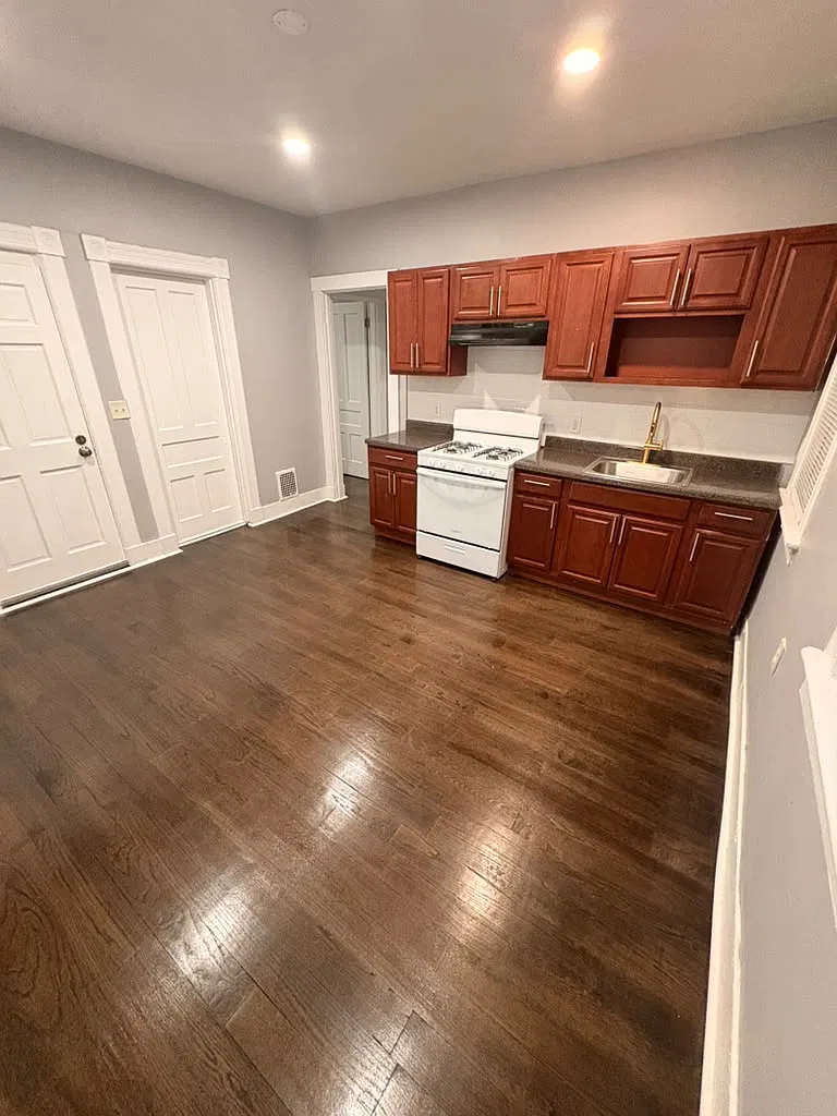 3 bed, 1450 sqft, $2,000 — Photo 1