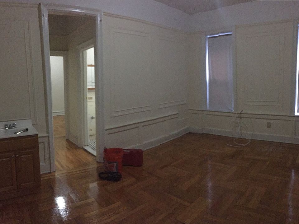Building Photo 4