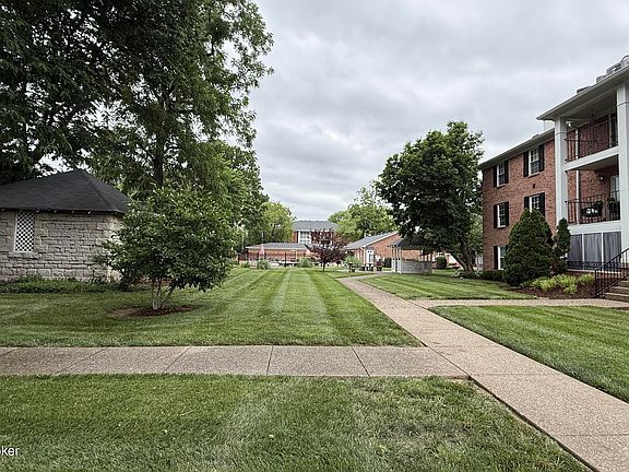 5th image of 607 Donard Park Ave