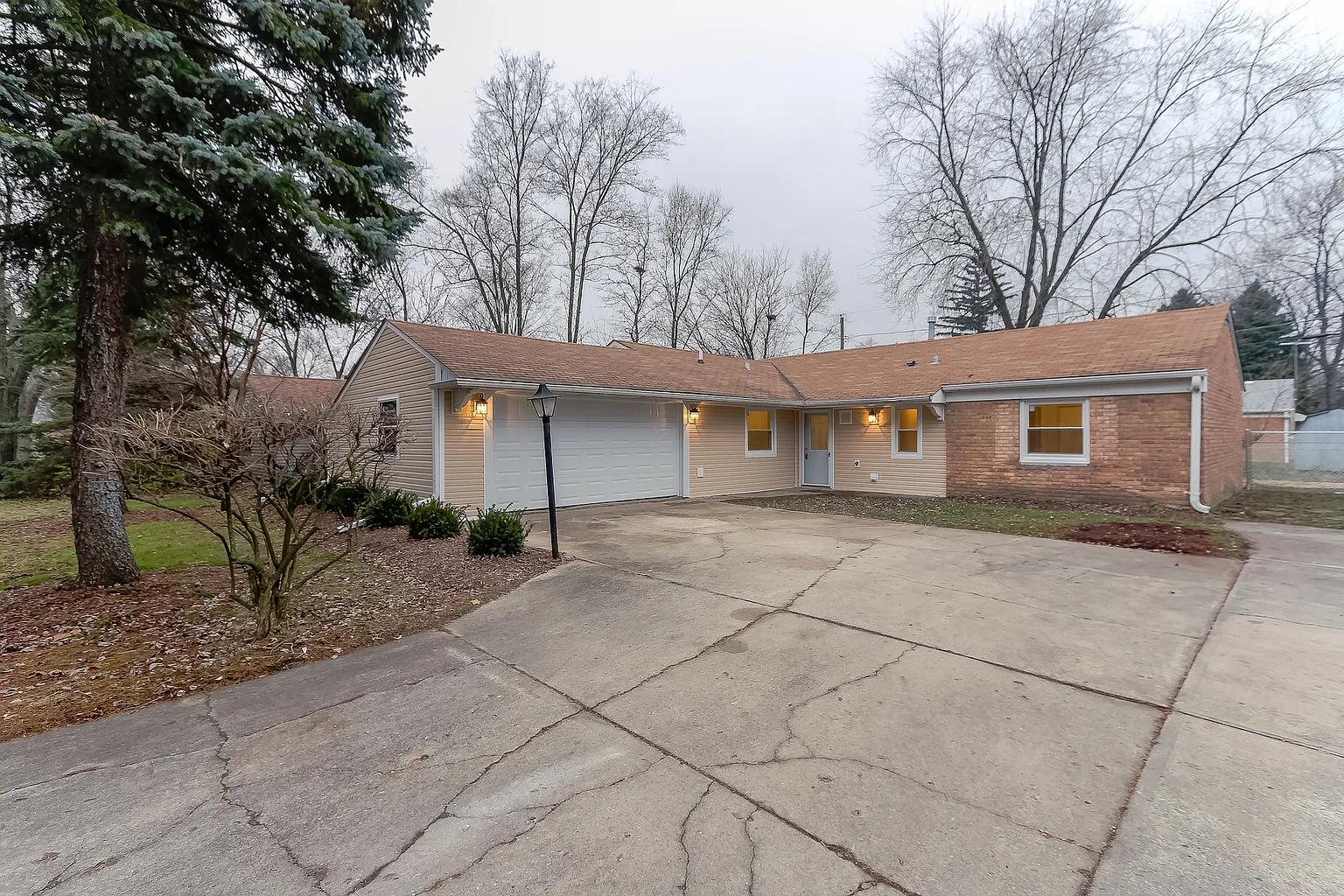 105 Lawton Ln photo 1