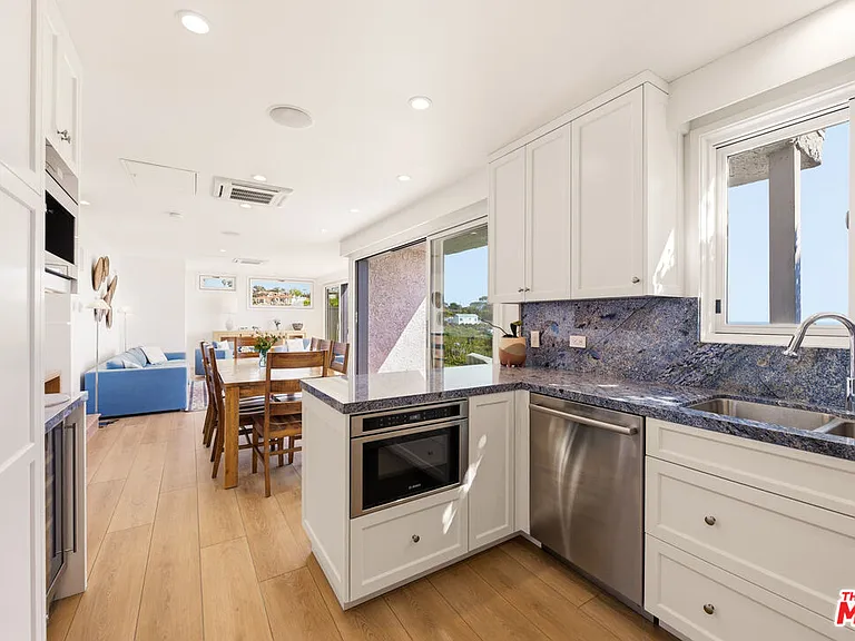 6817 Seawatch Ln — Photo 44