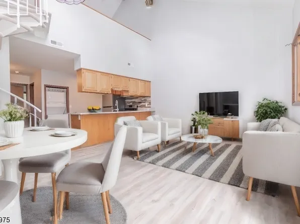 8 Augusta Dr unit 6 #6, Vernon Twp., NJ 07462