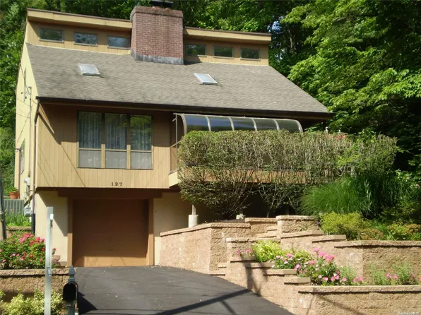 127 waterside ave, North Port, NY 11768