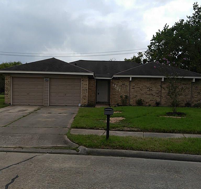 1st image of 1301 Canyon Springs Dr