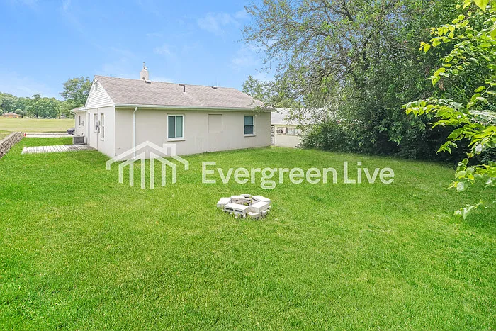 3817 E 5th St — Photo 15