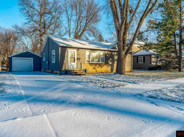 324 Jefferson Ave, North Mankato, MN 56003