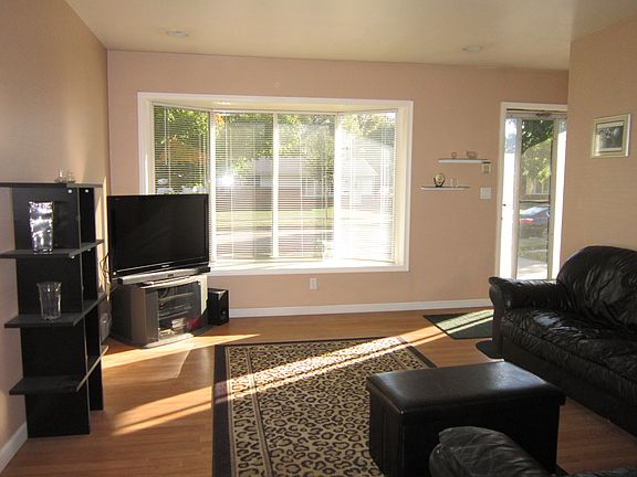 2nd image of 31606 Haldane St