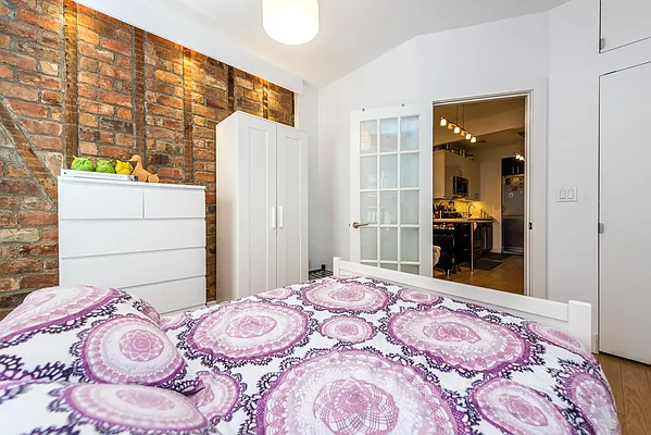 Rented by Nooklyn NYC LLC | media 39