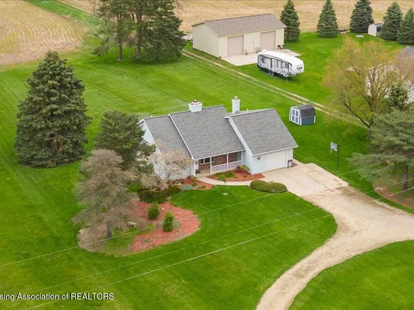 9380 Clark Rd, Grand Ledge, MI 48837