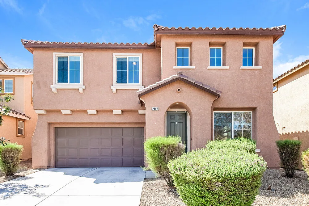 3 bed, 2.5 bath, 2316 sqft, $2,515 — Photo 1