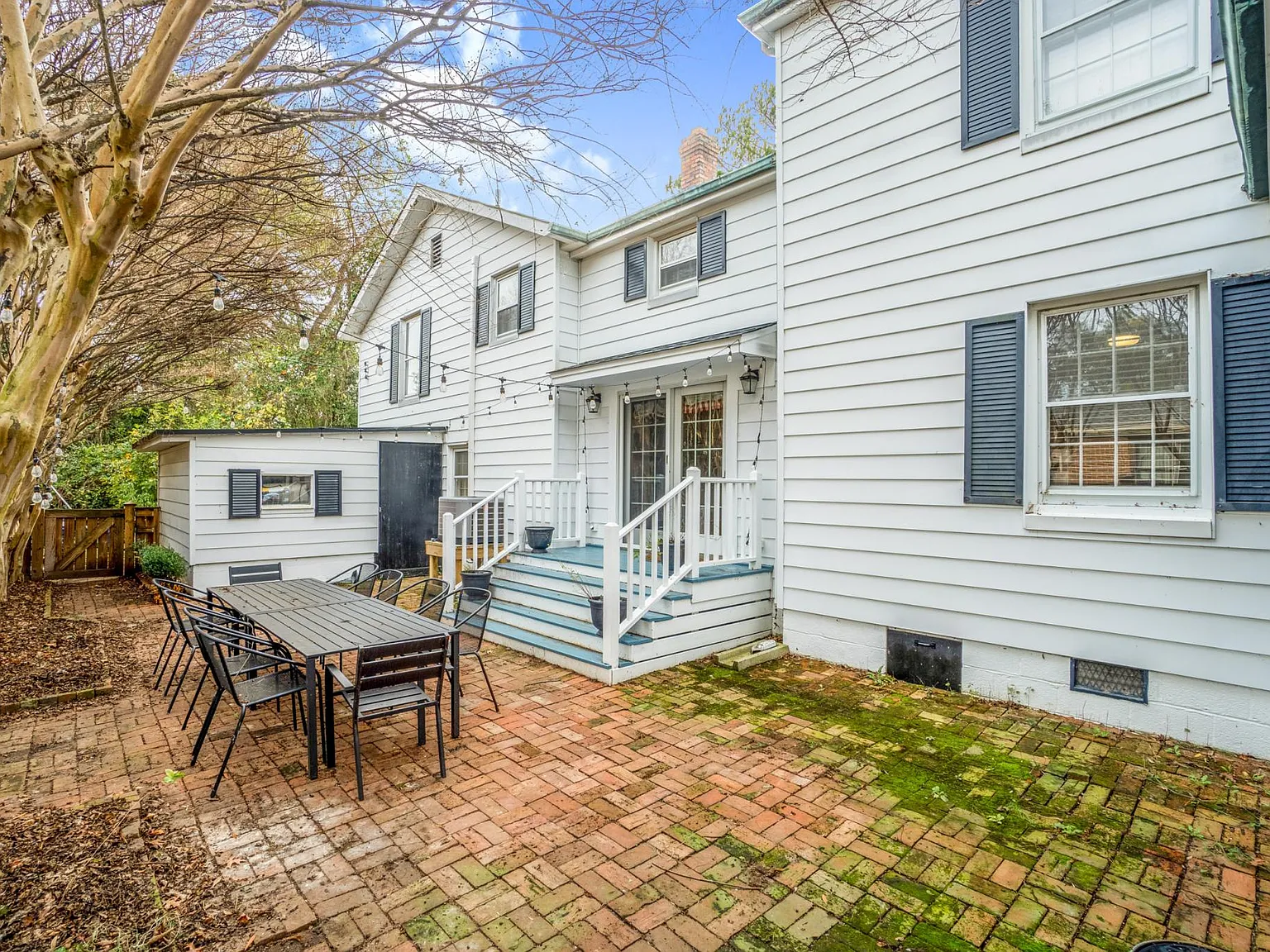 5 bed, 2.5 bath, 3400 sqft, $3,600 — Photo 3