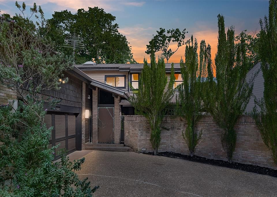1st image of 6223 Twin Oaks Cir