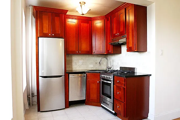 Rented by Twyford Real Estate | media 13